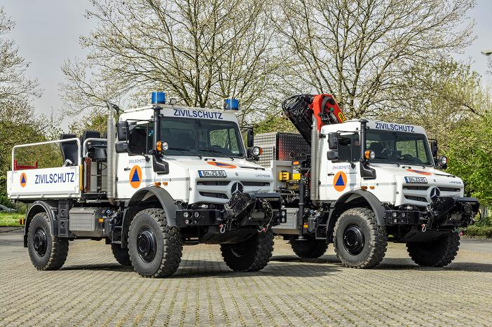 Zwei multifunktionale Zivilschutz-Trägerfahrzeuge Unimog U 5023 im Erprobungseinsatz beim Bundesamt für Bevölkerungsschutz und Katastrophenhilfe (BBK)