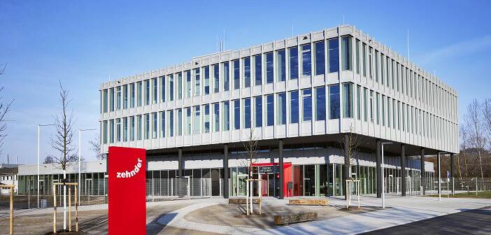 Das „Center of Climate“ versteht sich nicht nur als eindrucksvolles, neues Firmengebäude, sondern auch als perfekter Ort, um das Unternehmen und die Marke Zehnder am deutschen Standort in Lahr kennenzulernen.